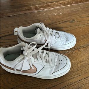Nike Court Borough Low 2 youth size 4